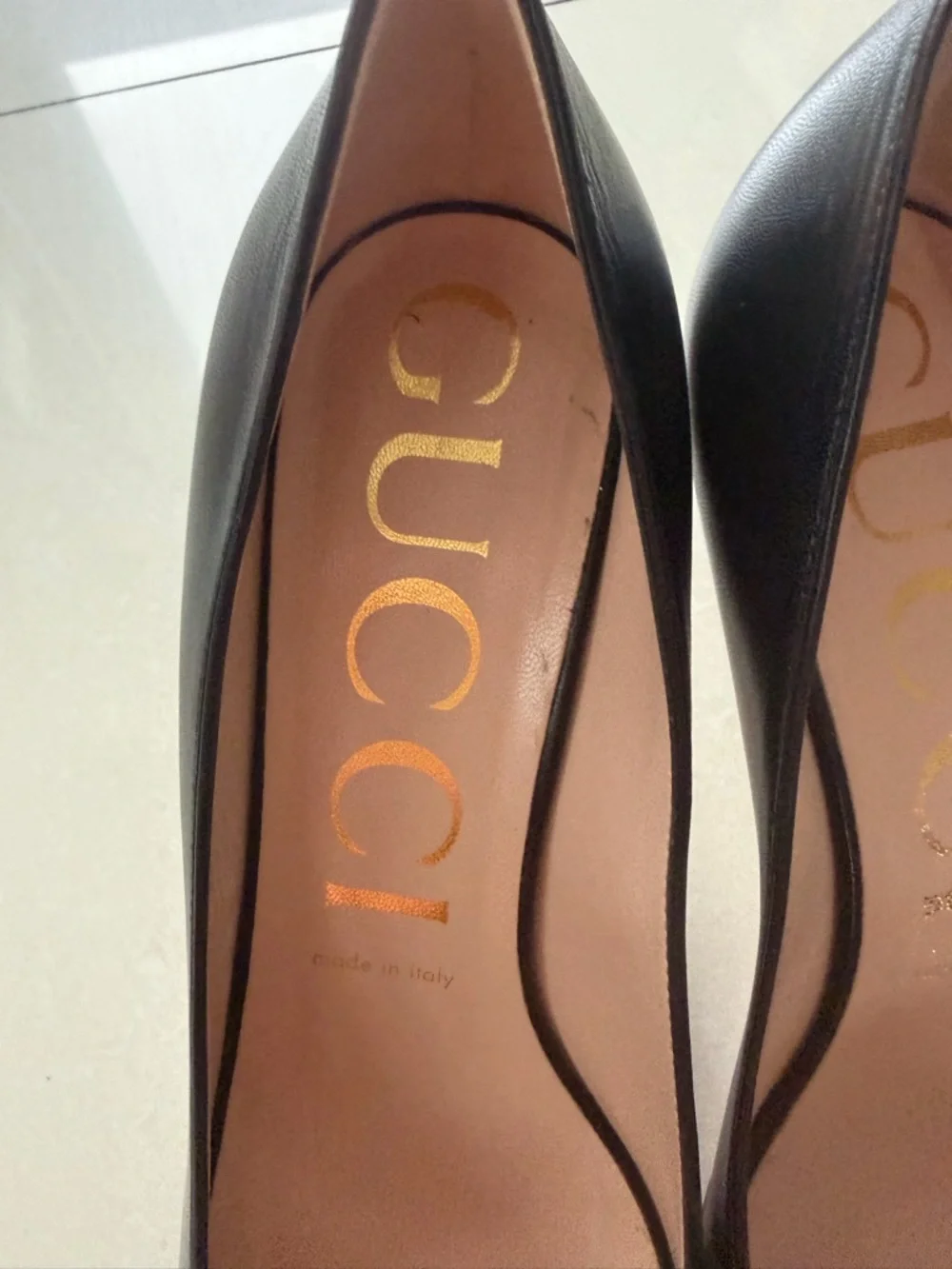 Gucci Black Leather Pointed Toe Pumps with Gold GG Hardware - Picture 3 of 13